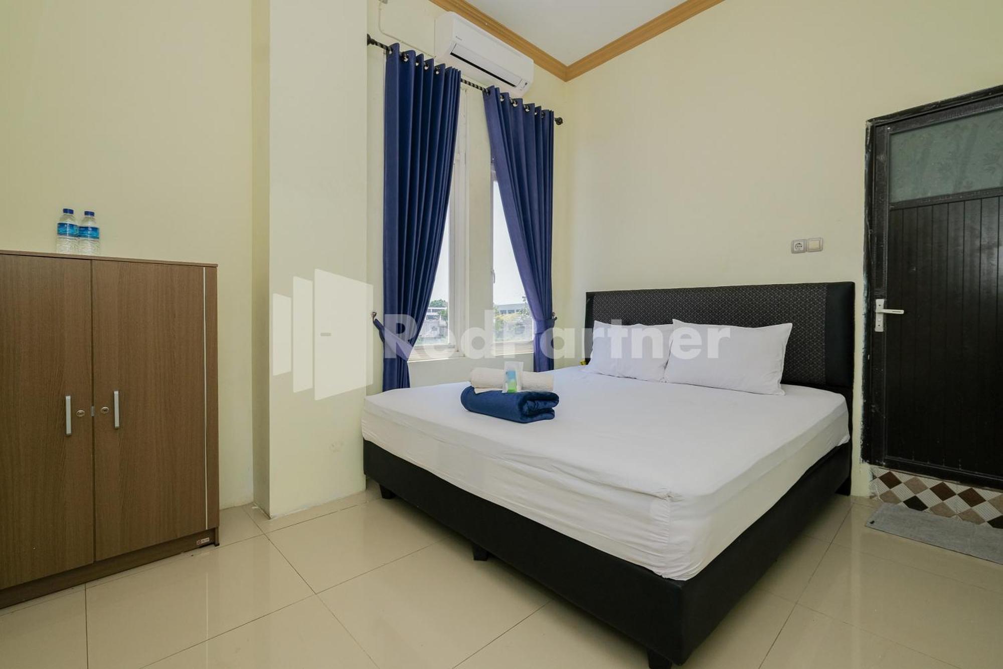 Grand Kencana Guesthouse Syariah Near Wisata Bahari Lamongan Paciran Exterior foto