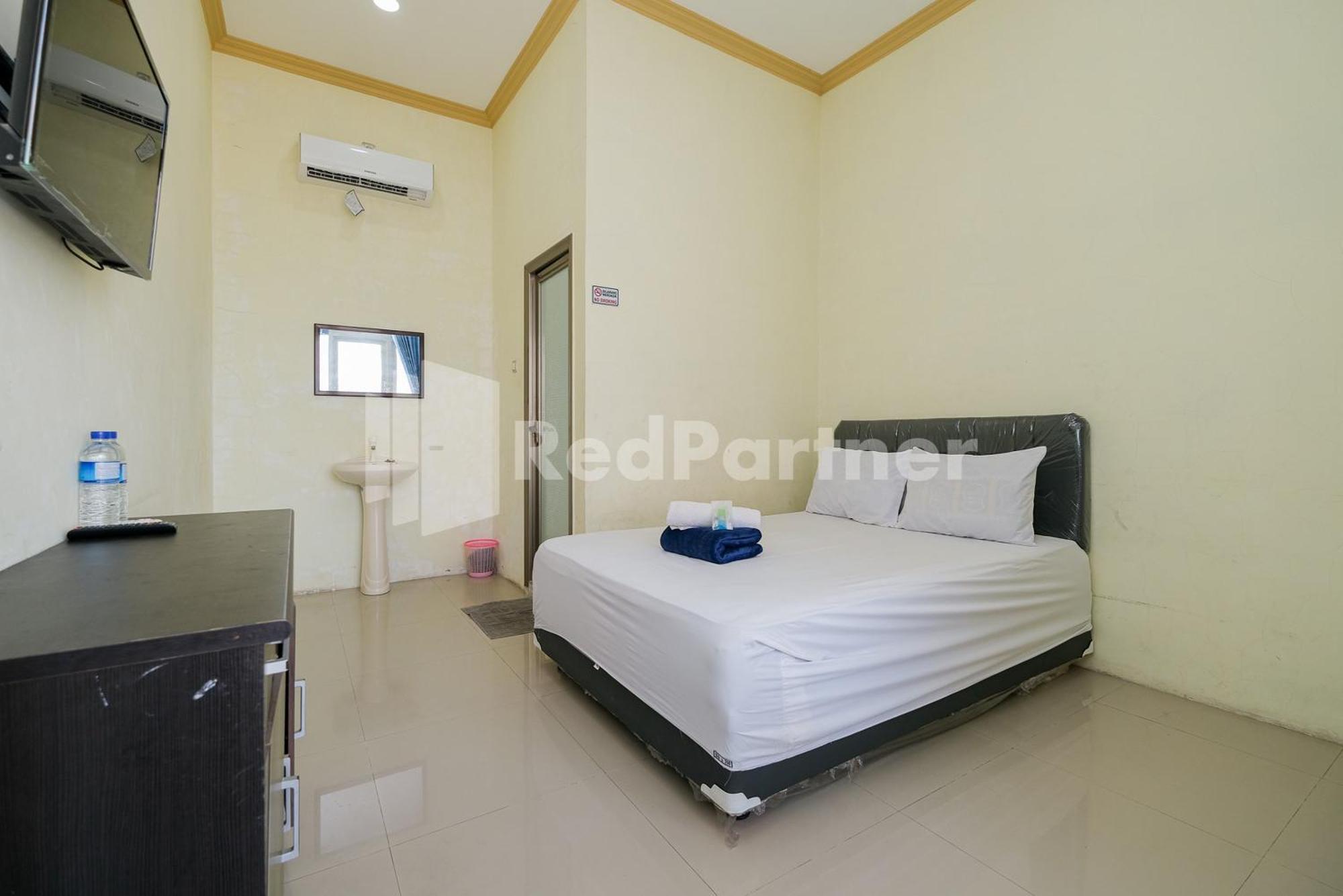 Grand Kencana Guesthouse Syariah Near Wisata Bahari Lamongan Paciran Exterior foto