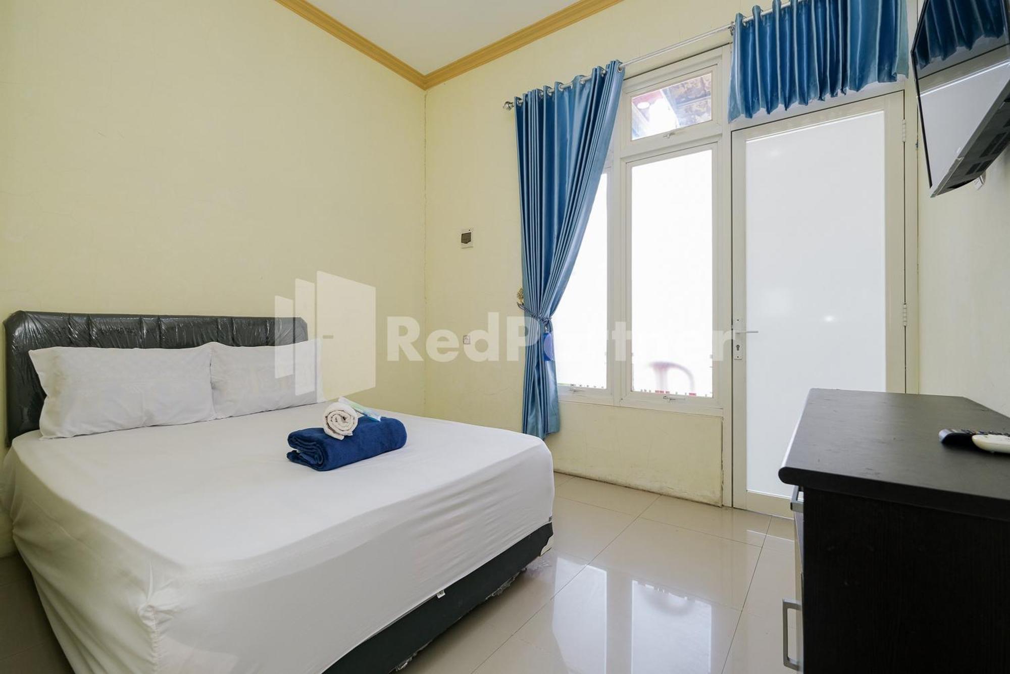 Grand Kencana Guesthouse Syariah Near Wisata Bahari Lamongan Paciran Exterior foto