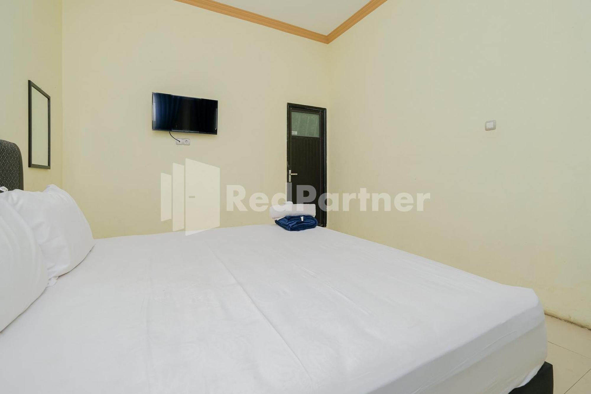 Grand Kencana Guesthouse Syariah Near Wisata Bahari Lamongan Paciran Exterior foto